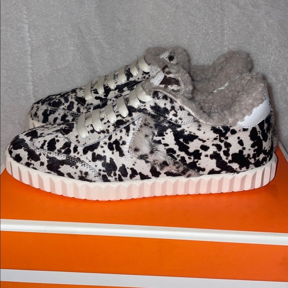 NWT VOILE BLANCHE Ines Faux Fur Sneakers in Black-White - Picture 13 of 15